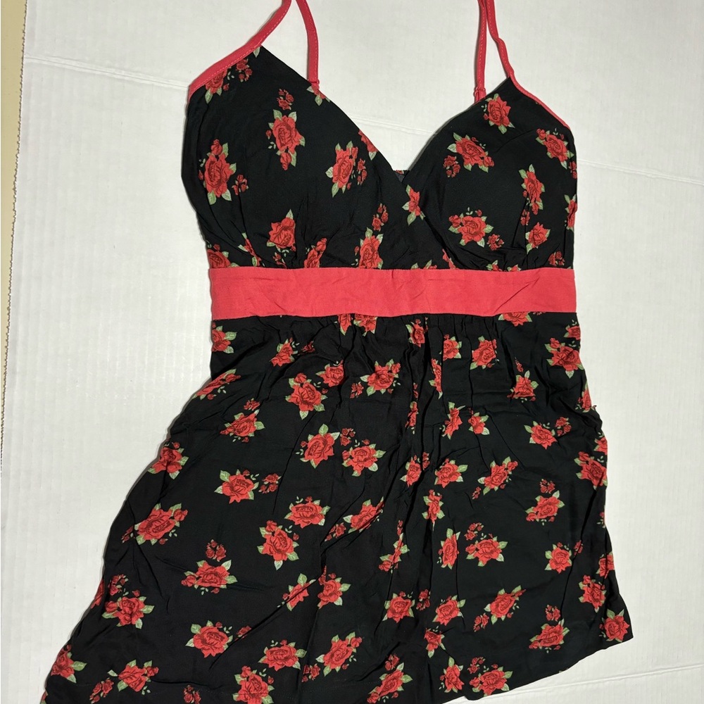 NWT - Guess Spaghetti Strap Tank Top Camisole - Med